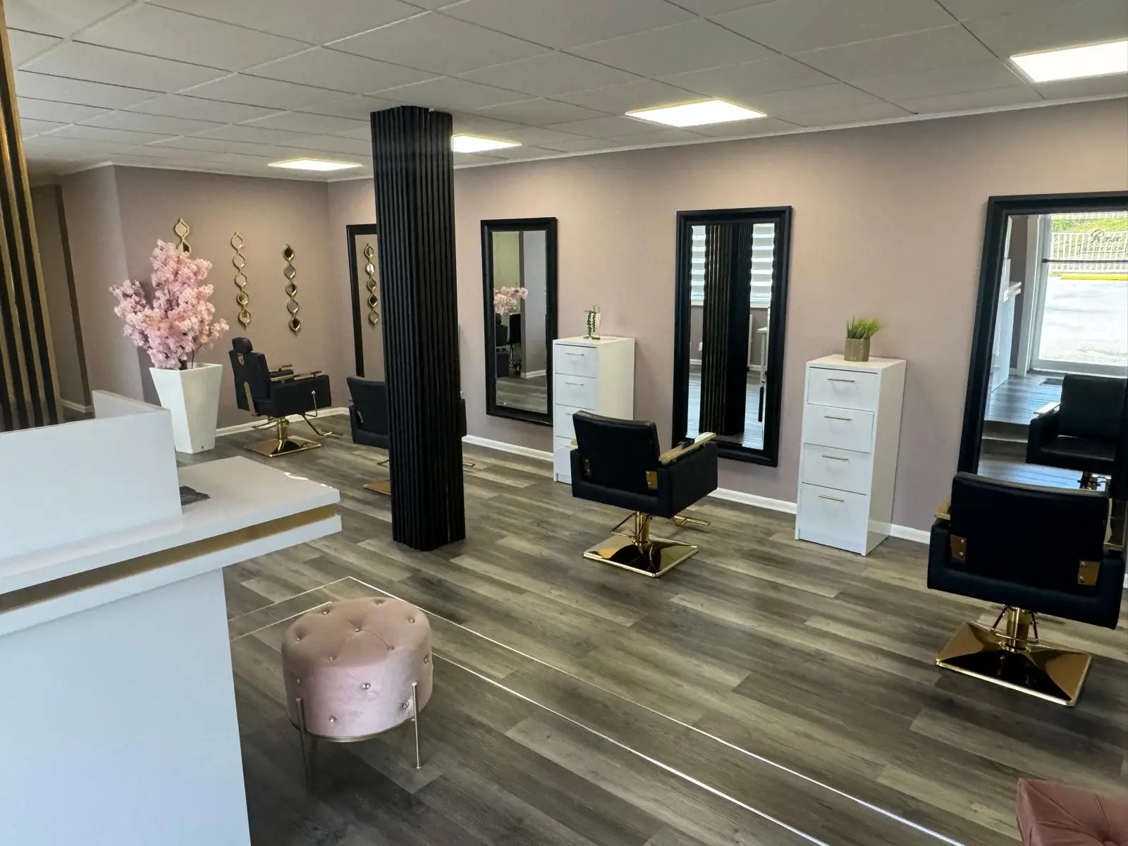 Beauty Salon(img-39)