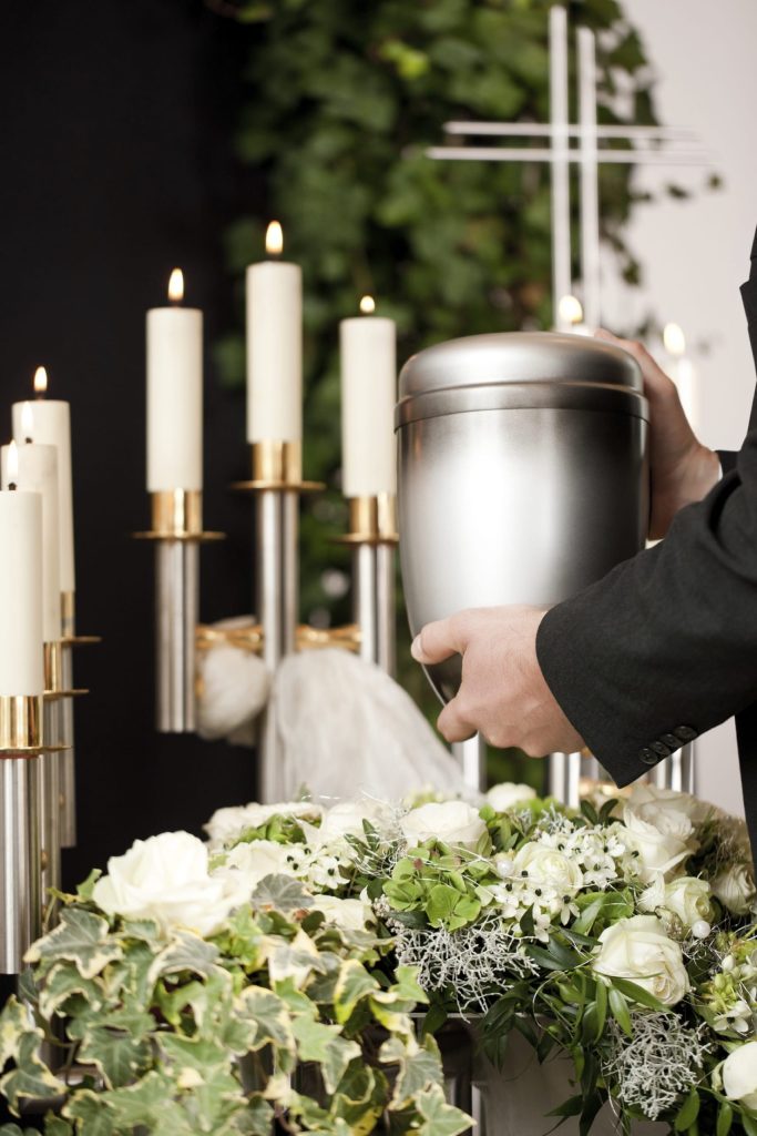 Servicios funerales y cremaciones (Urna)
